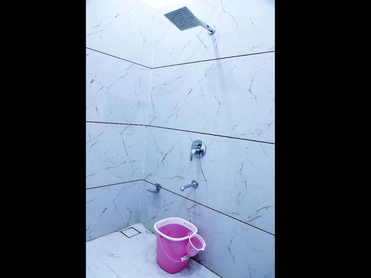 Hotel Jag Laxmi Palace Prime Location Main Road Near Mahakal Temple And Railway Station اوجاين المظهر الخارجي الصورة